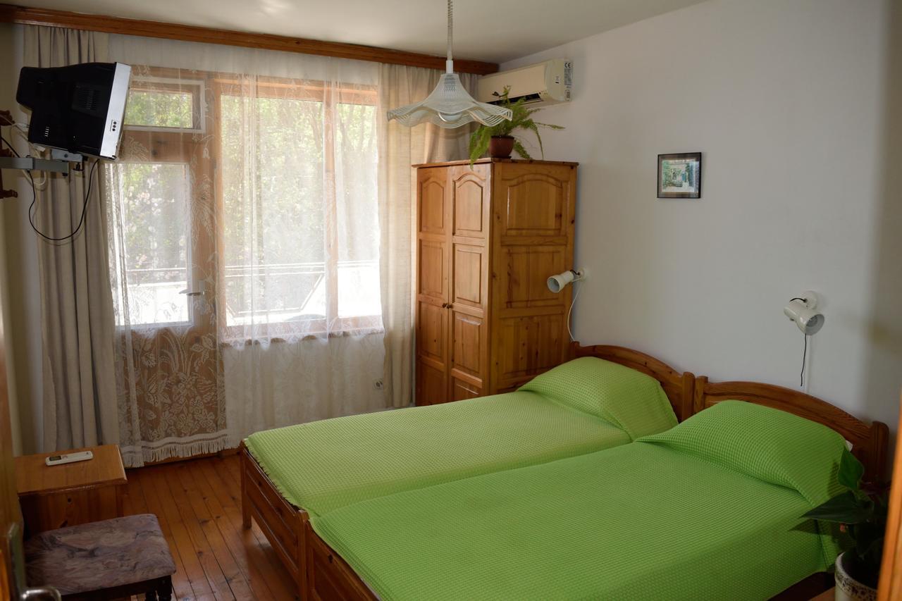 Guest House Villa Katty Balchik Exterior photo